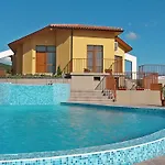Montemar Villa *